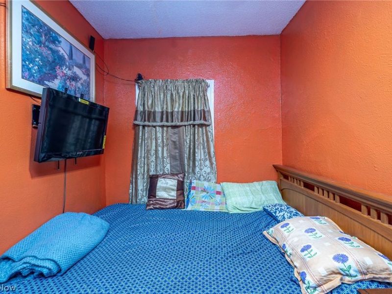 3201 W 54th Street, Cleveland, OH 44102 Photo 3