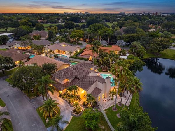 962 SW 93rd Ter , Plantation, FL 33324