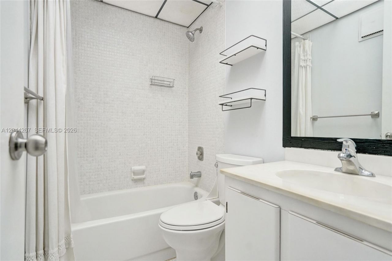 7850 W Mcnab Rd , Unit 210, Tamarac, FL 33321 Photo