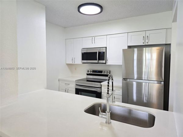 2890 N Oakland Forest Dr , Unit 102, Oakland Park, FL 33309