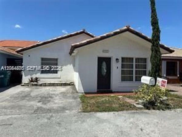 11537 SW 6th St , Sweetwater, FL 33174