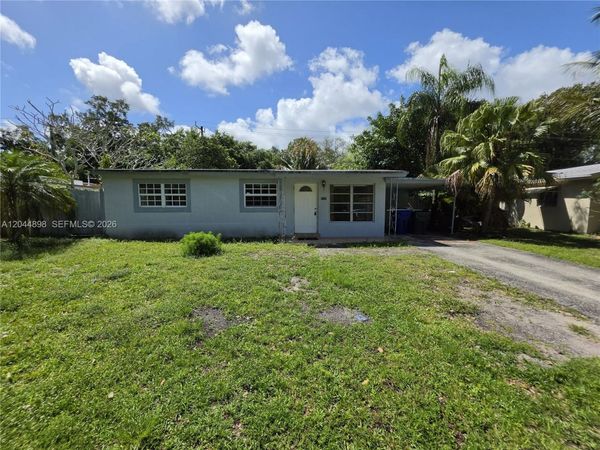 5720 Douglas St , Hollywood, FL 33021