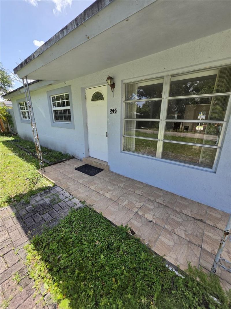 5720 Douglas St , Hollywood, FL 33021 Photo
