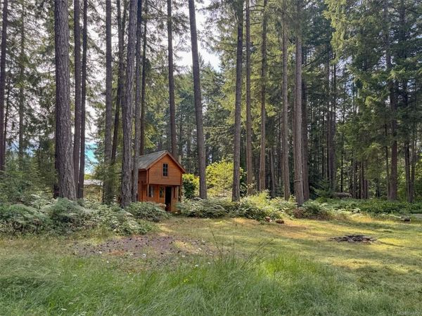 854 Buttercup Rd , Gabriola Island, BC V0R 1X5