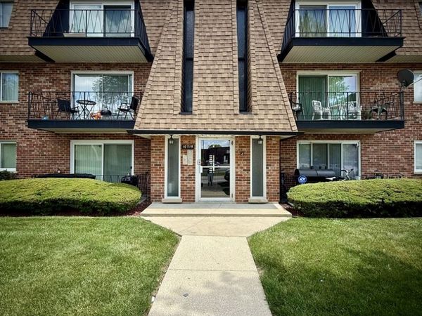 10715 S Keating Avenue , Unit 1C, Oak Lawn, IL 60453