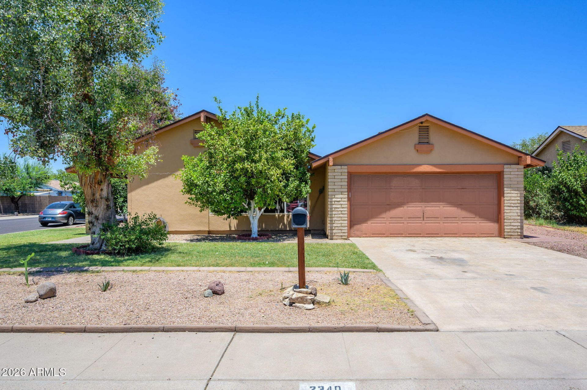 2340 W Ponderosa Lane, Phoenix, AZ 85023 Main Photo