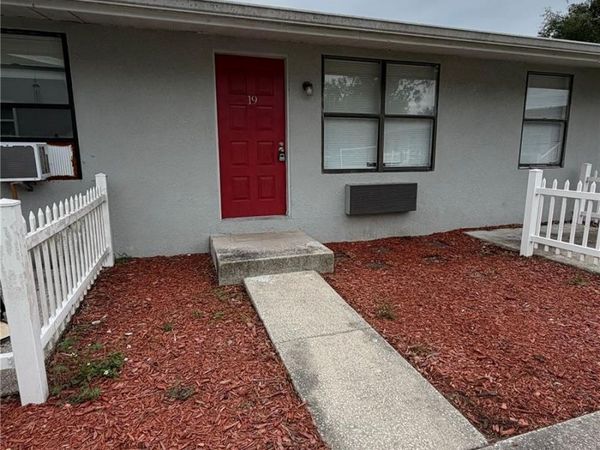 1400 STRAWBERRY PLACE , Unit 19, PLANT CITY, FL 33563