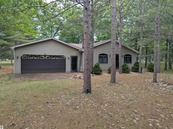 28 Pine W, Au Gres, MI 48703