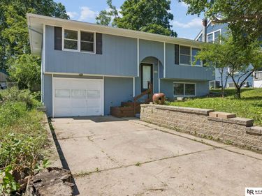 4835 Hillside Street, Lincoln, NE 68506