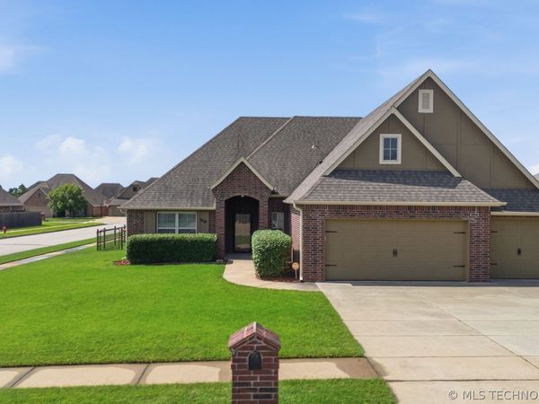 7514 E 83rd Place N, Owasso, OK 74055