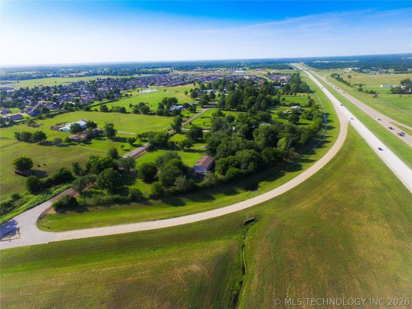 12721 N 135th East Avenue , Collinsville, OK 74021