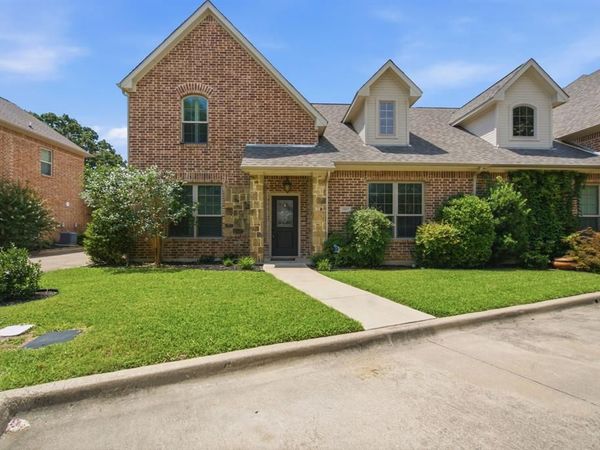 5221 Park Drive , River Oaks, TX 76114