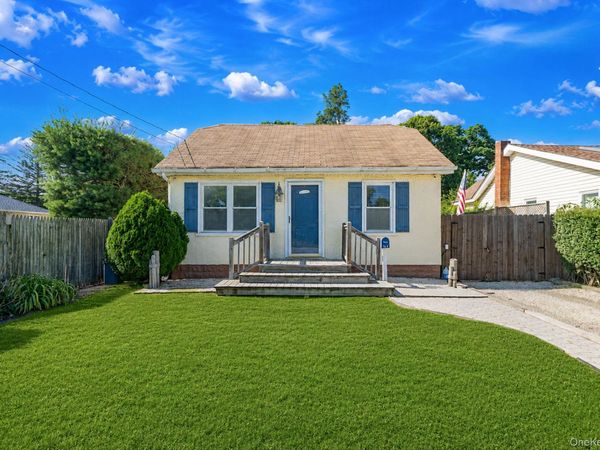 7 Inca Drive , Bay Shore, NY 11706