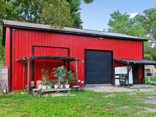 206 Louis Perry Ln , Manchester, TN 37355