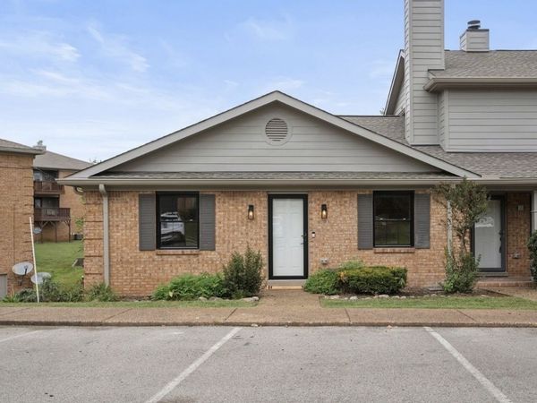 225 Ellington Pl , Madison, TN 37115