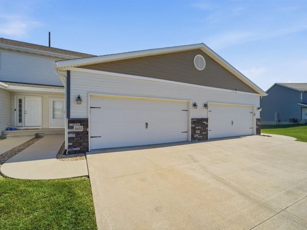 1615 Darby Drive, Waterloo, IA 50702