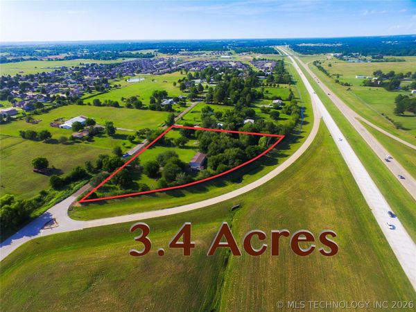 12711 N 135th East Avenue , Collinsville, OK 74021