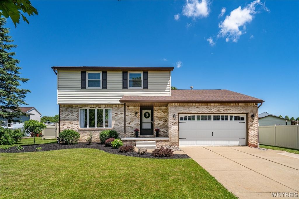 5 Quail Hollow, Lancaster, NY 14086 Main Photo