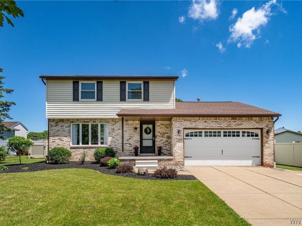 5 Quail Hollow, Lancaster, NY 14086