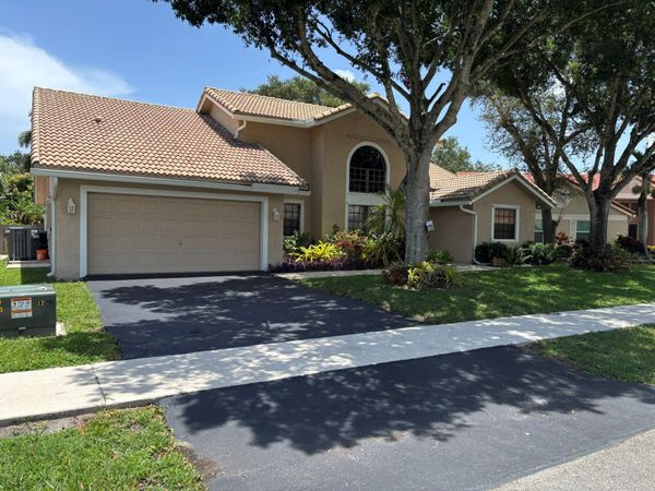 3145 Peachtree Way, Davie, FL 33328