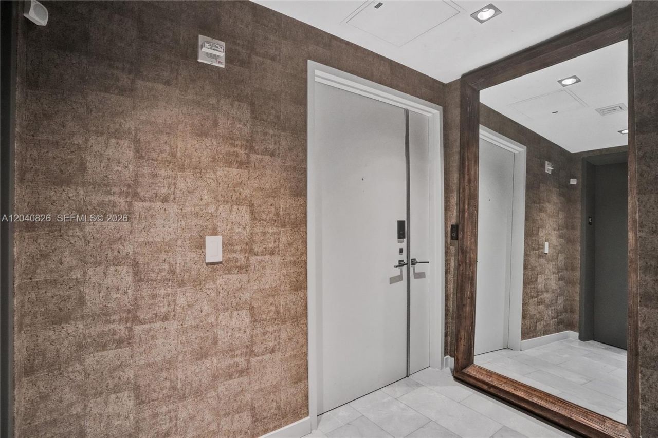 650 NE 32nd St, Unit 3901, Miami, FL 33137 Photo