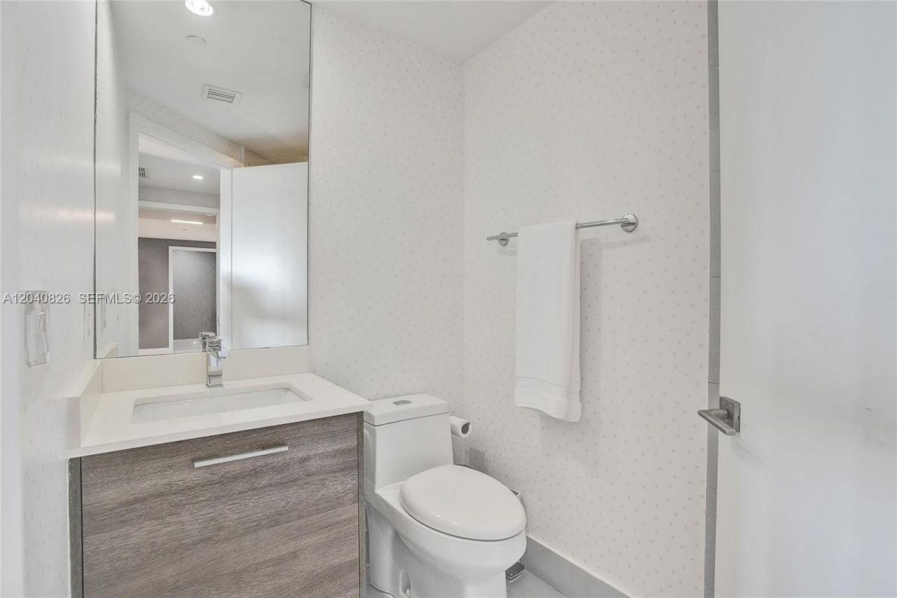650 NE 32nd St, Unit 3901, Miami, FL 33137 Photo