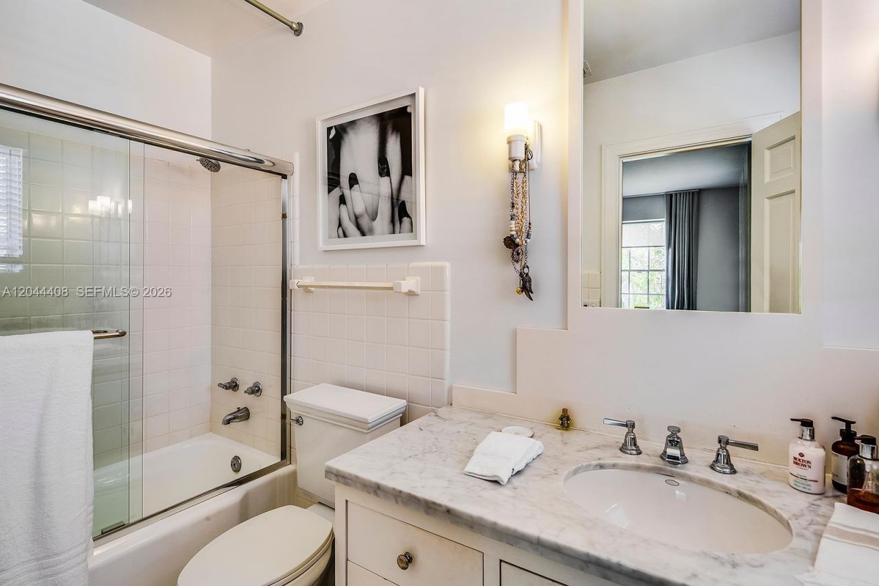 2828 Segovia St , Unit Suite 1, Coral Gables, FL 33134 Photo