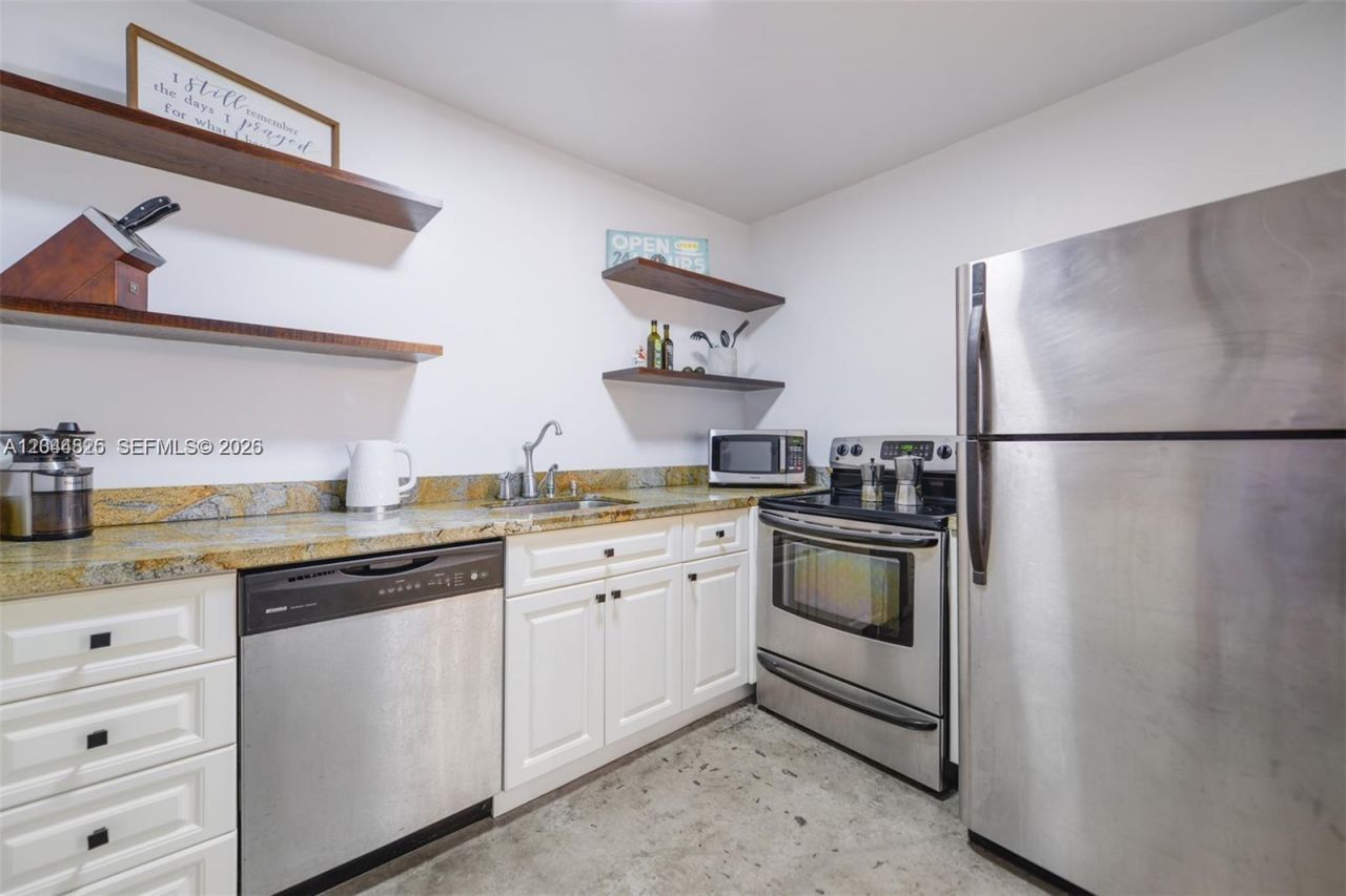 1020 Meridian Ave , Unit 816, Miami Beach, FL 33139 Photo