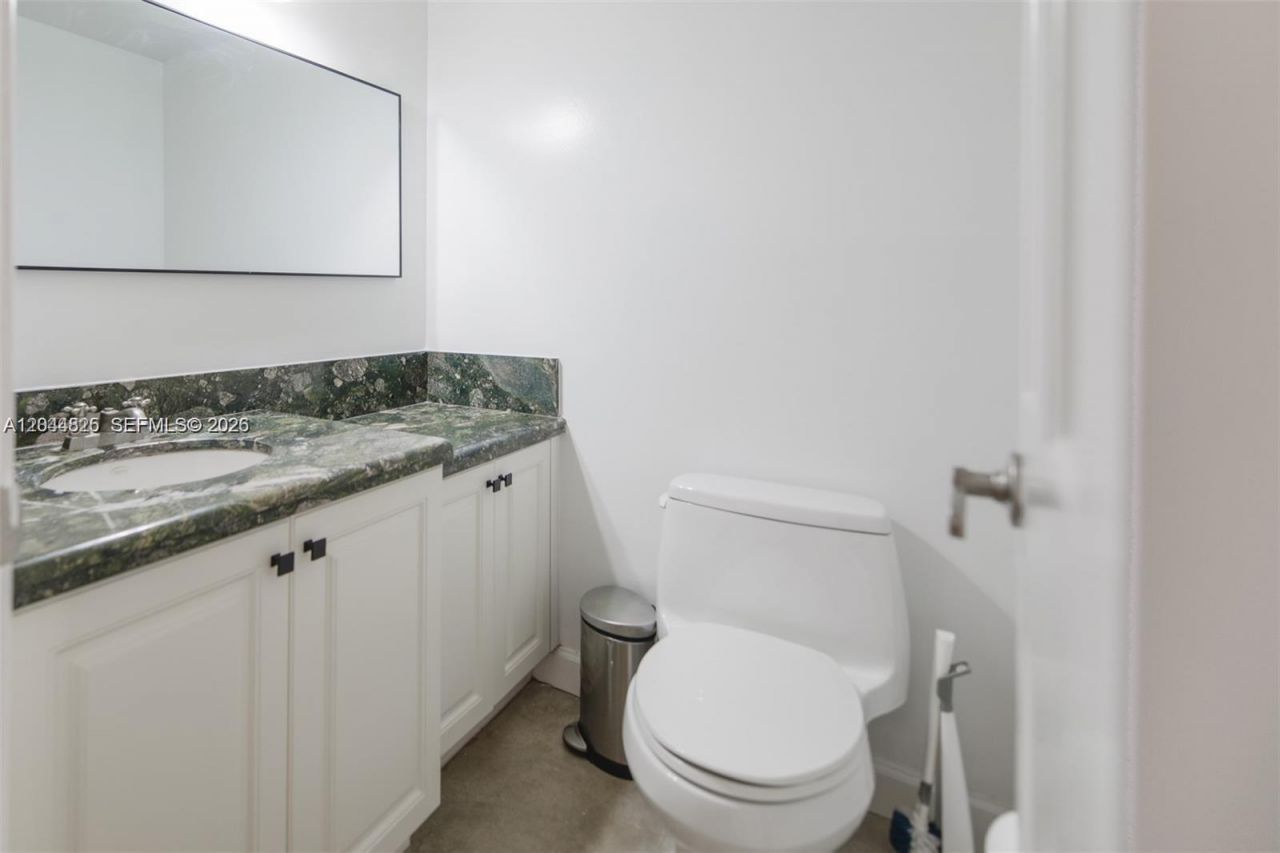 1020 Meridian Ave , Unit 816, Miami Beach, FL 33139 Photo