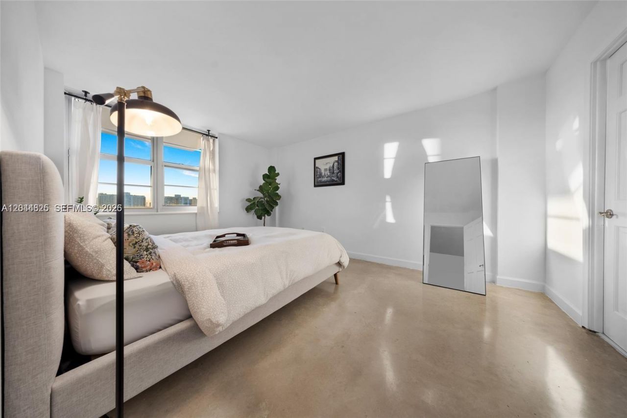 1020 Meridian Ave , Unit 816, Miami Beach, FL 33139 Photo
