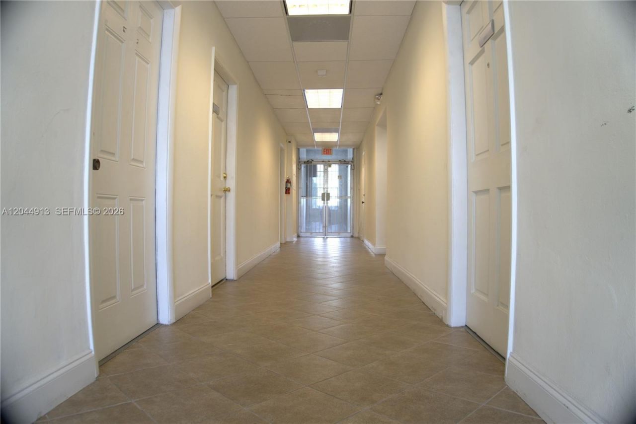 2433 NW 7th St, Miami, FL 33125 Photo