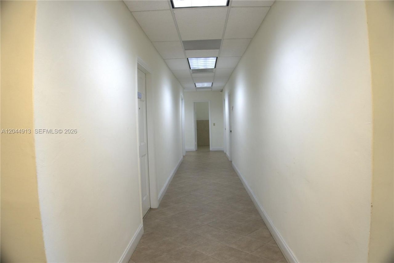 2433 NW 7th St, Miami, FL 33125 Photo