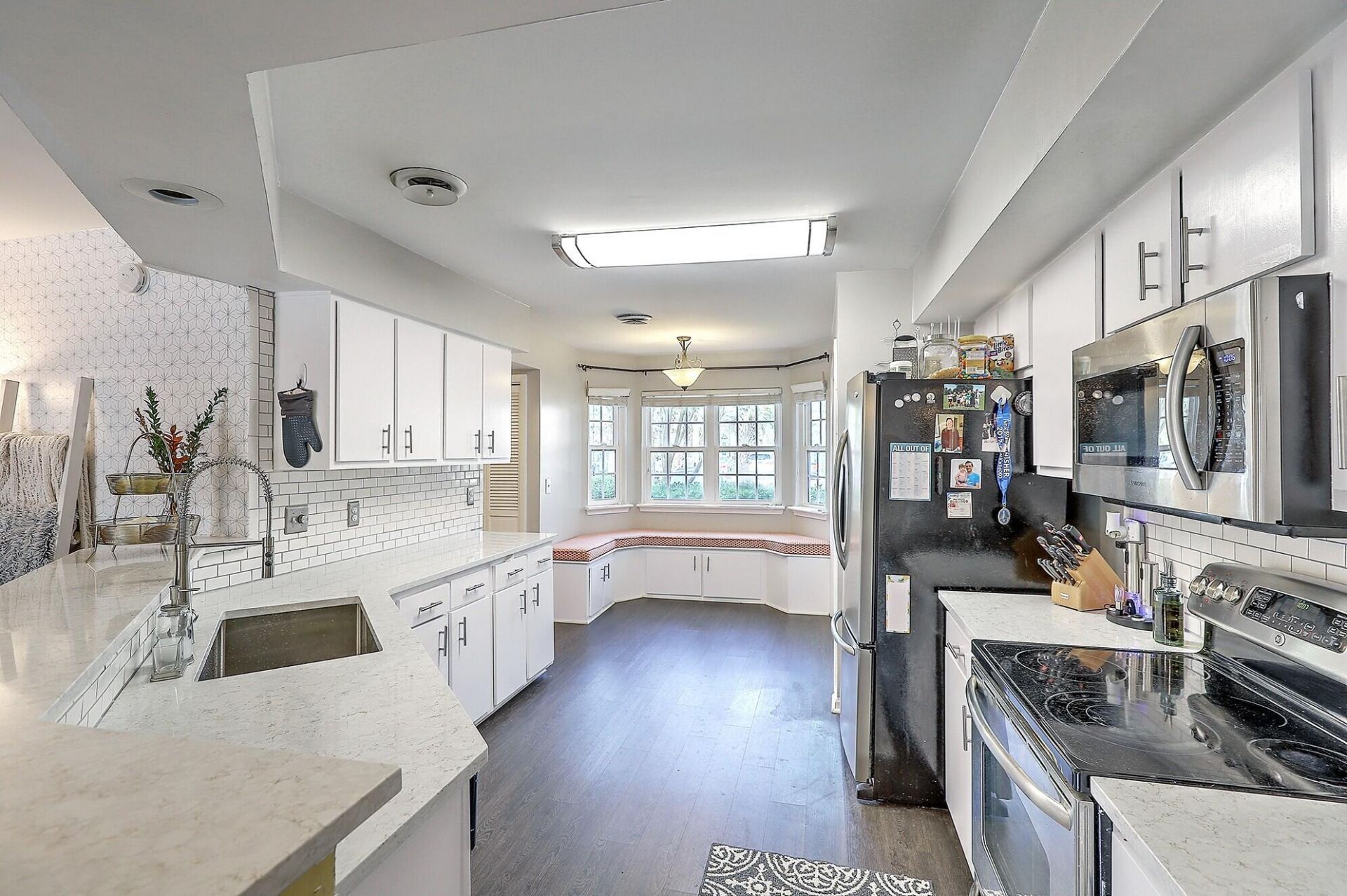 2065 Emerald Terrace Photo 4