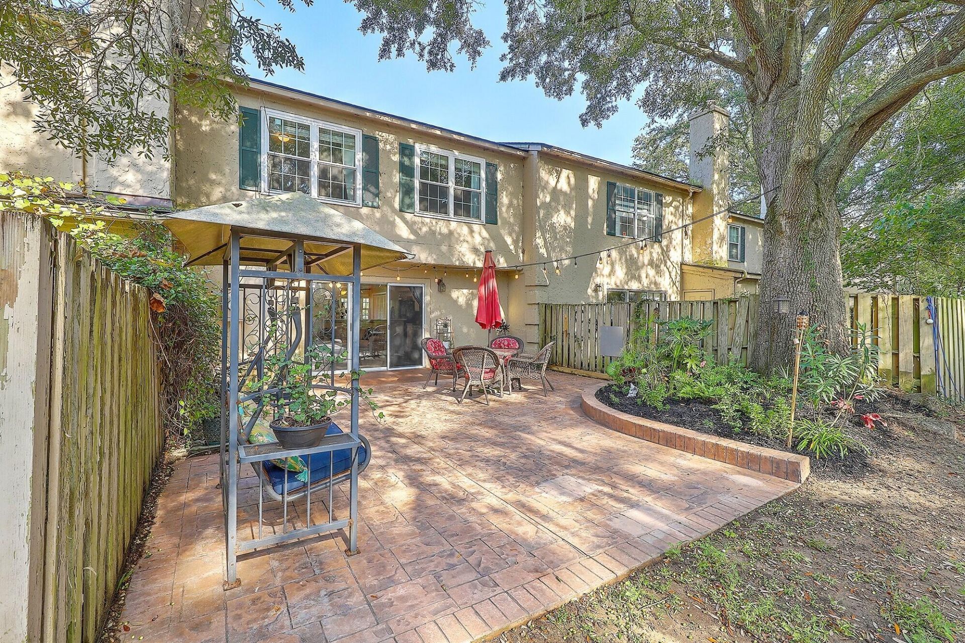 2065 Emerald Terrace Photo 5