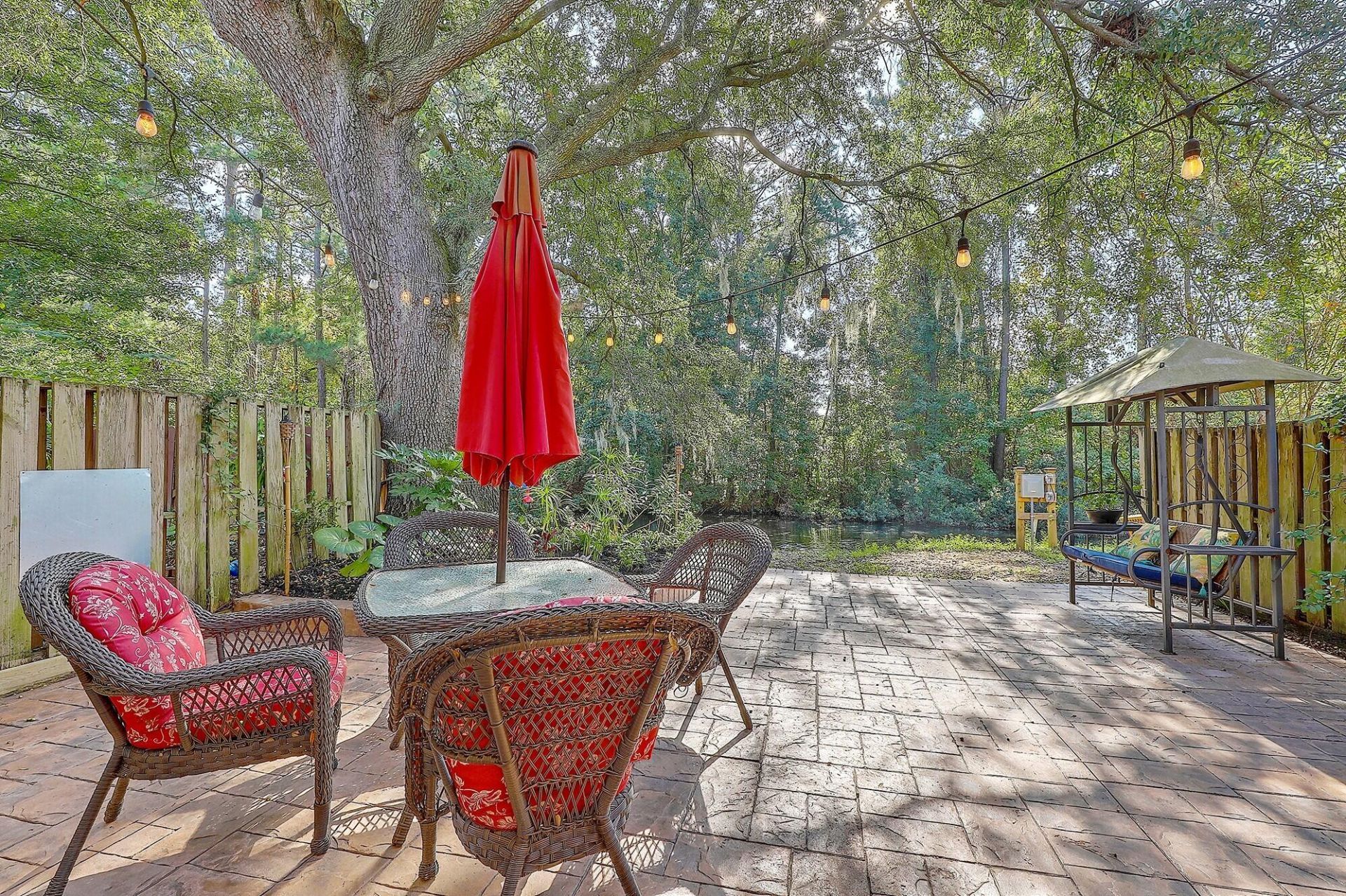 2065 Emerald Terrace Photo 6