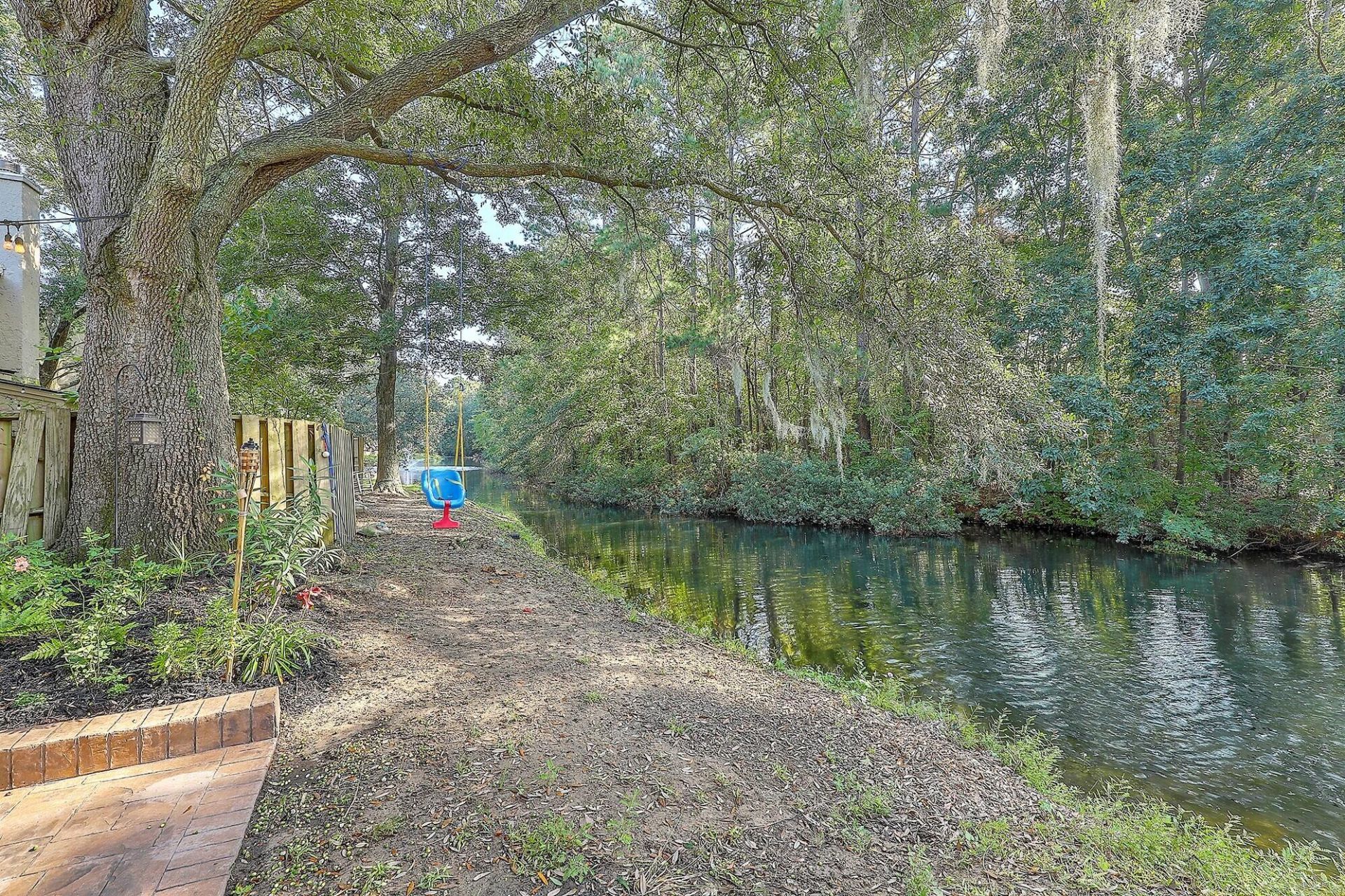 2065 Emerald Terrace Photo 7