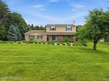 1221 Rhodes Road, Orion Twp, MI 48360