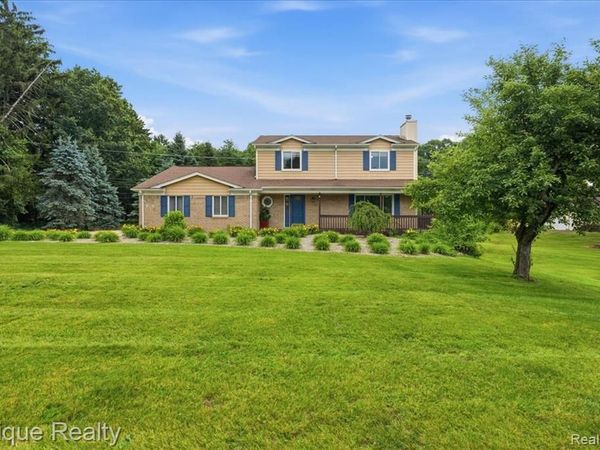 1221 Rhodes Road, Orion Twp, MI 48360