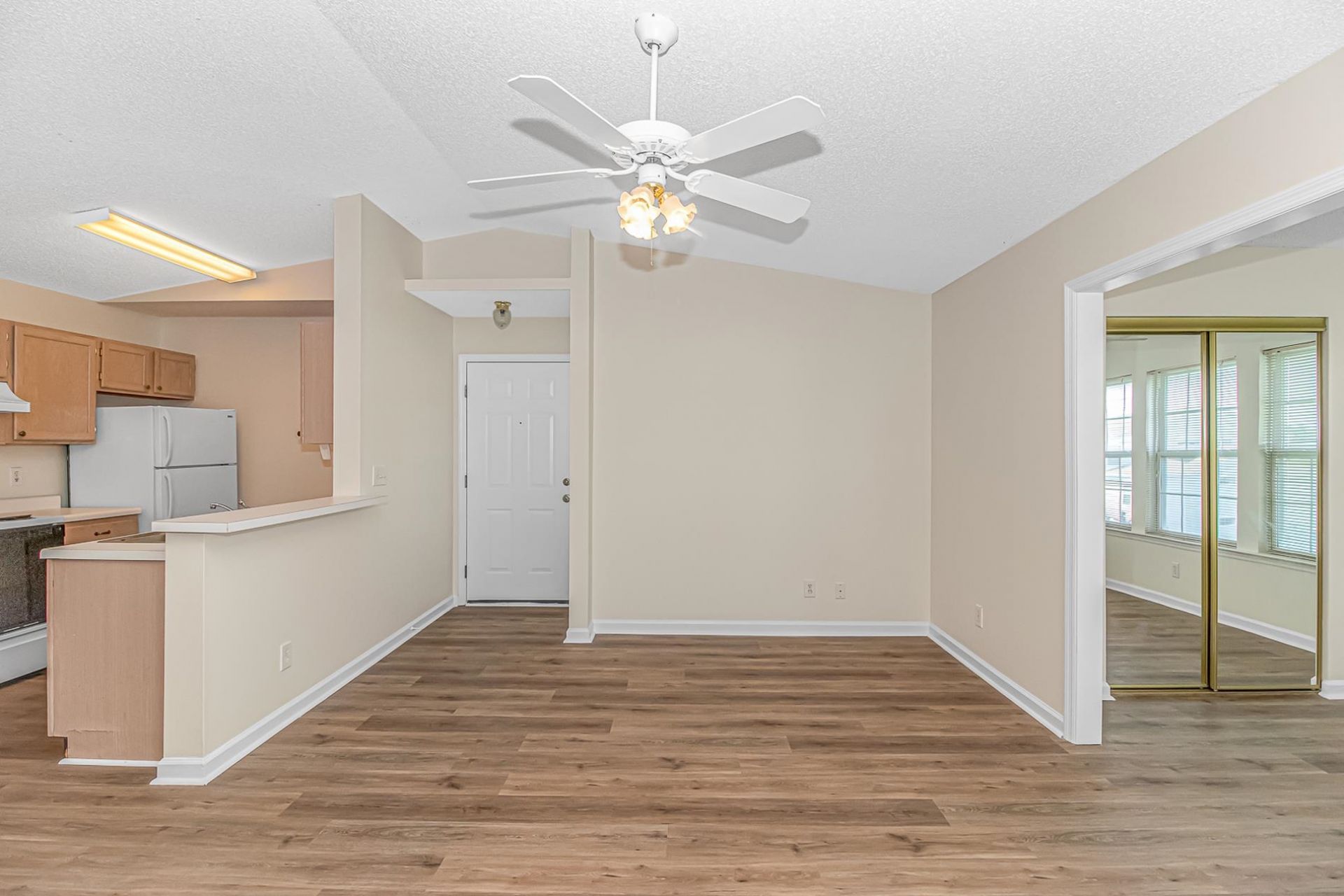 2263 Andover Dr.  Photo 6