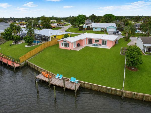 611 SE Harborview Drive, Port St. Lucie, FL 34983