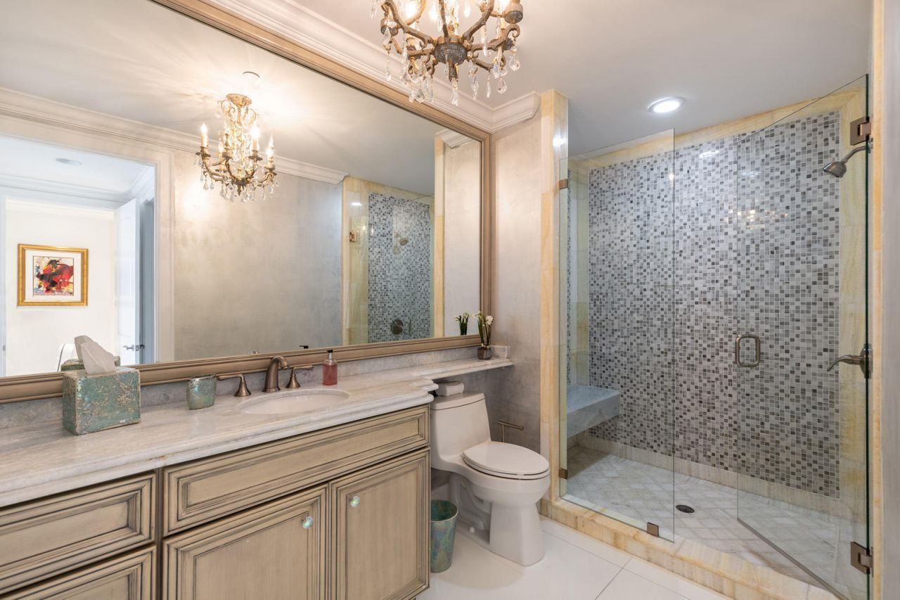 1 N Ocean Boulevard, Unit 305, Boca Raton, FL 33432 Photo