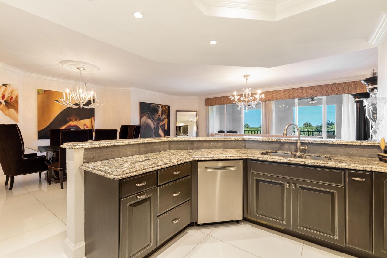 1 N Ocean Boulevard, Unit 305, Boca Raton, FL 33432 Photo