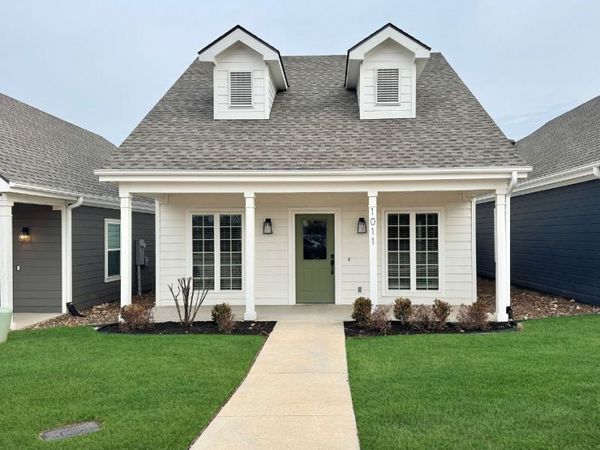 1011 NE Heights Lane , Bentonville, AR 72712