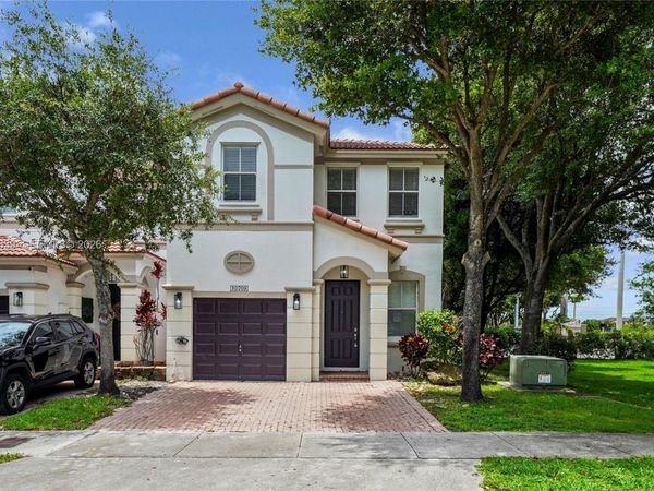 10709 NW 81st Ln , Doral, FL 33178