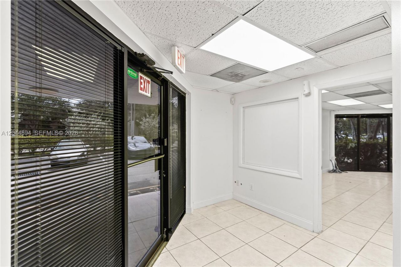 10297 NW 46th St , Unit 1A, Sunrise, FL 33351 Photo