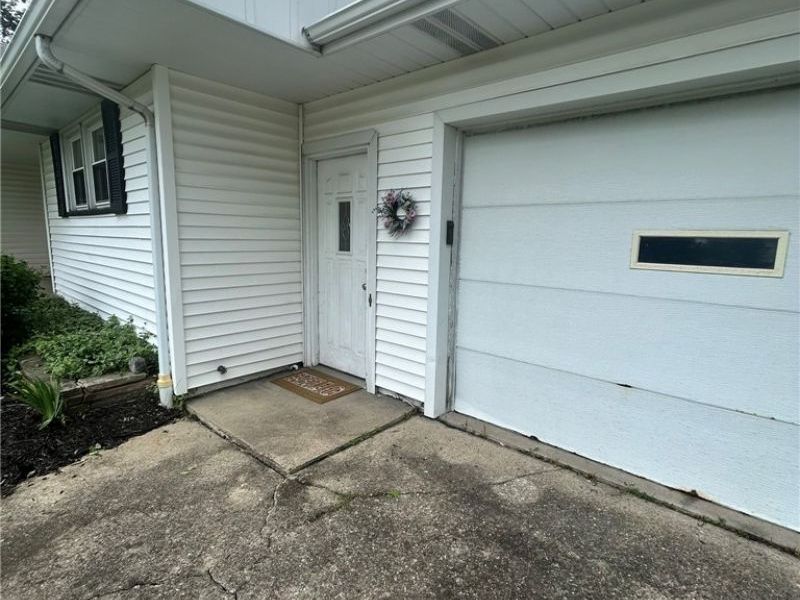 2569 Johnnycake Road SE, Warren, OH 44484 Photo 2