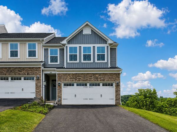 5002 Wellington Ct, Jeannette, PA 15644