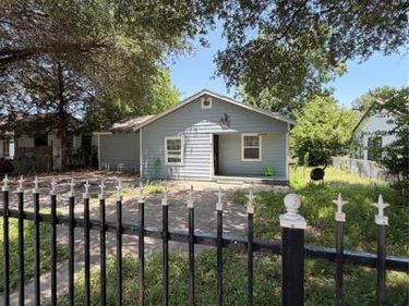3717 Childress Street, Fort Worth, TX 76119