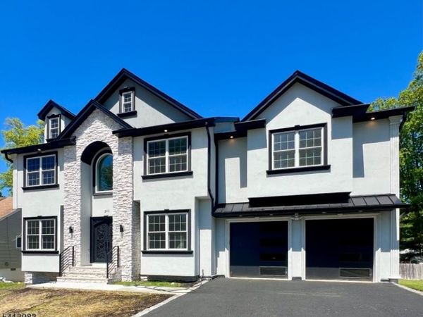 240 Atlantic Dr, Parsippany-Troy Hills, NJ 07054