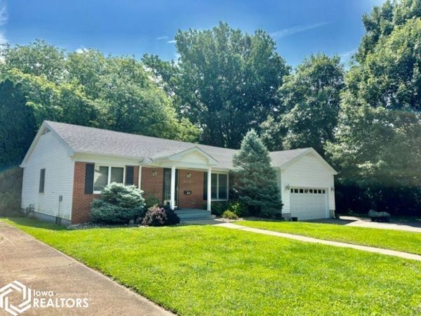 312 SUNRISE Lane, Burlington, IA 52601